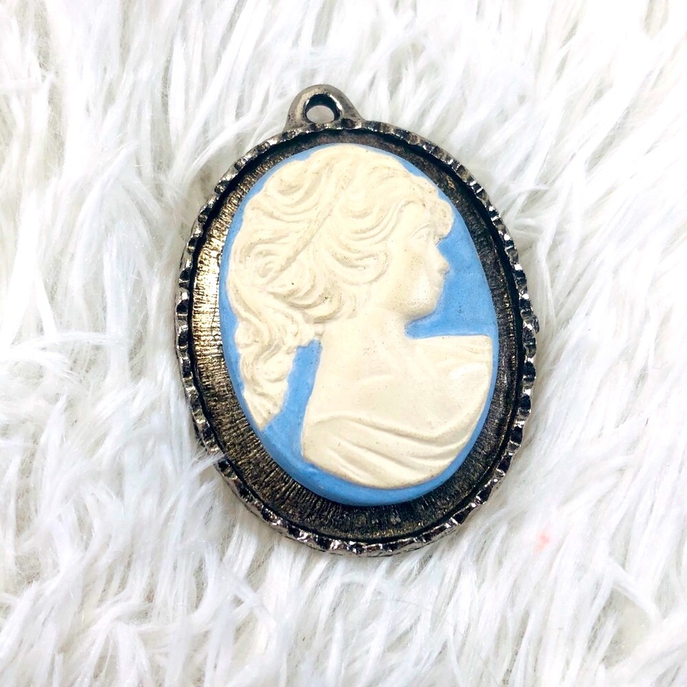 VINTAGE Blue Lady White Ceramic Cameo Pendant
